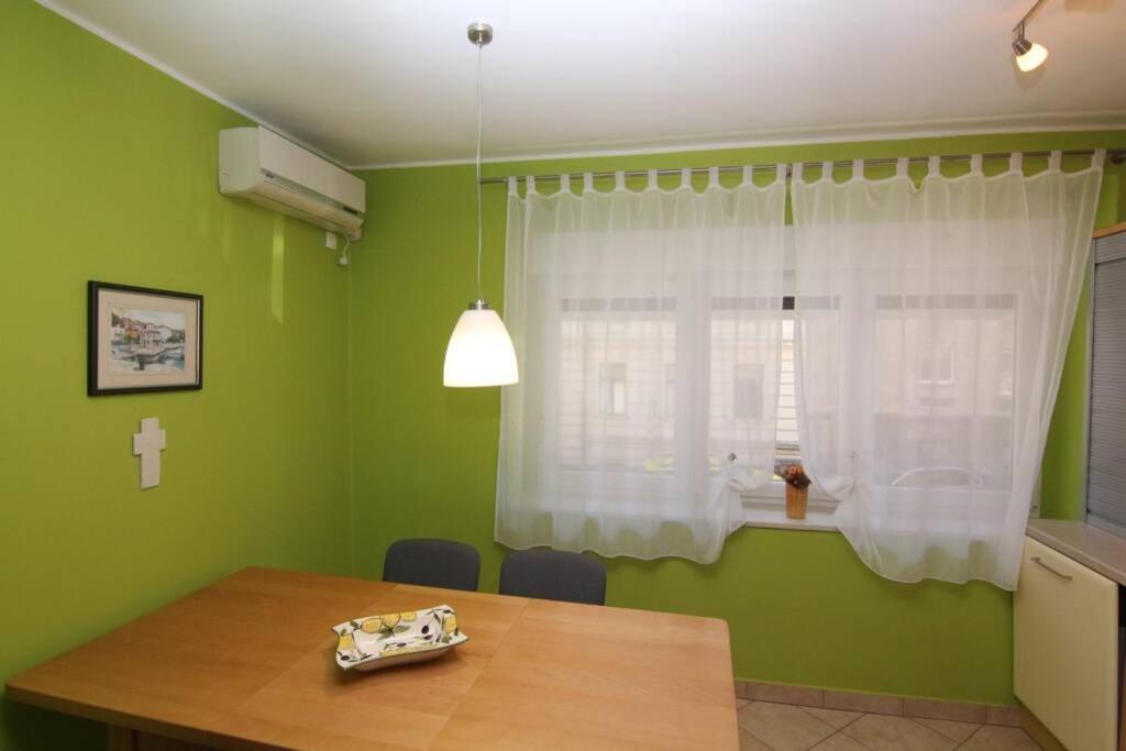 Fast Friend - Cozy Apartment In The Center With Private Garage Rijeka Exterior foto